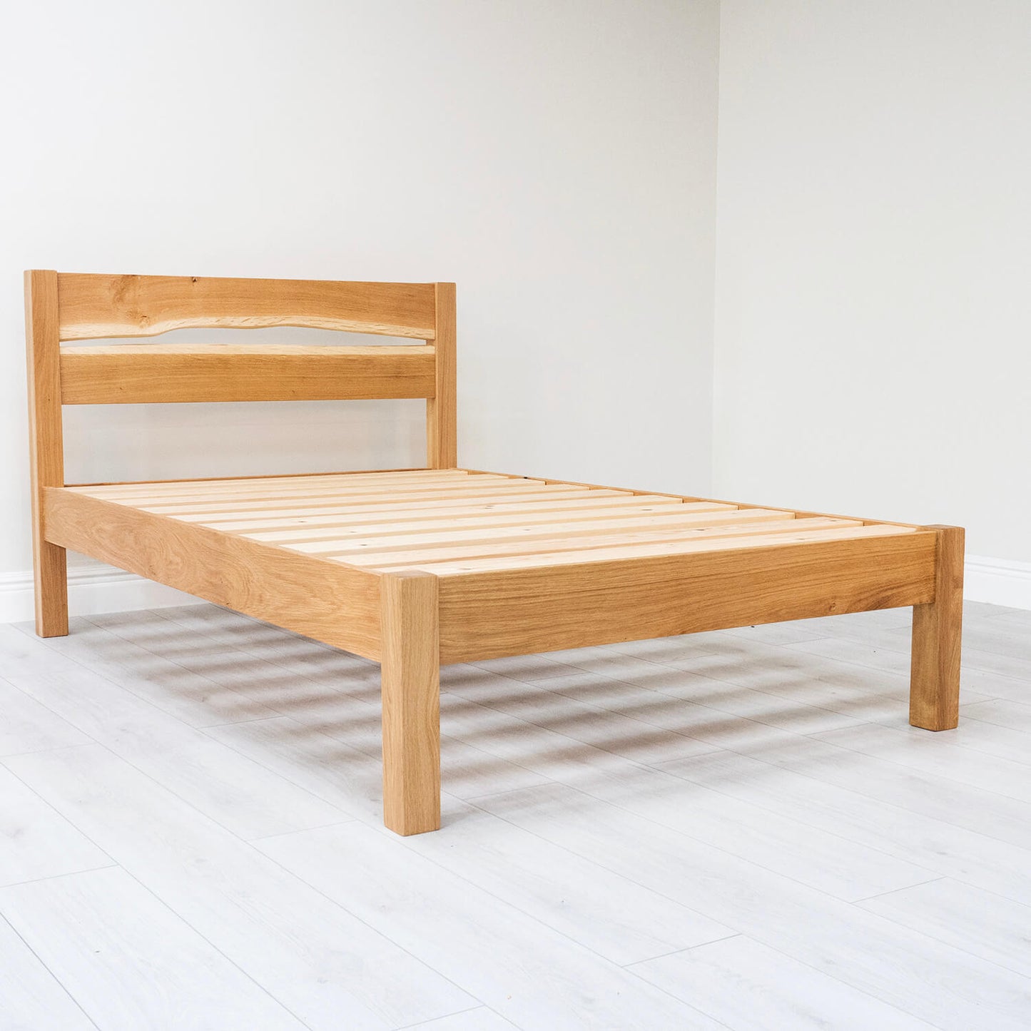 Live Edge Oak Bed Frame 01 - Light