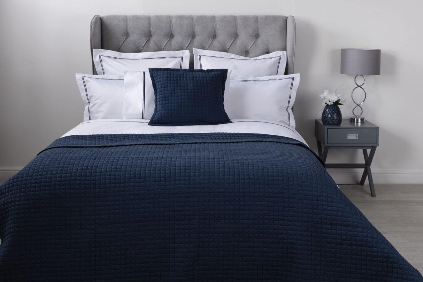 Crompton Throw - Navy