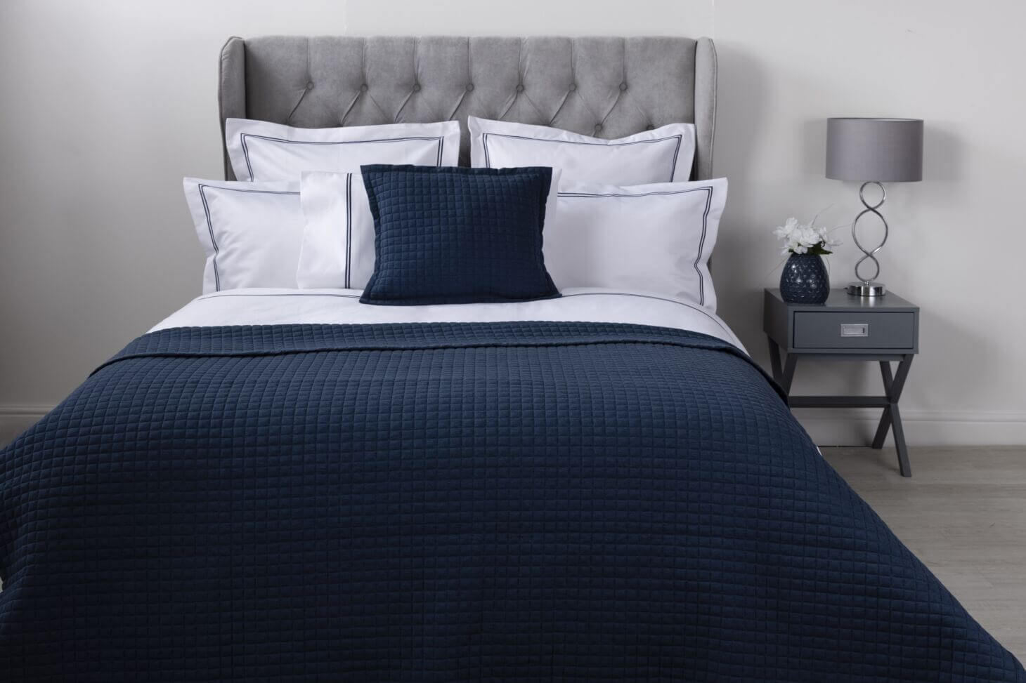Crompton Throw - Navy