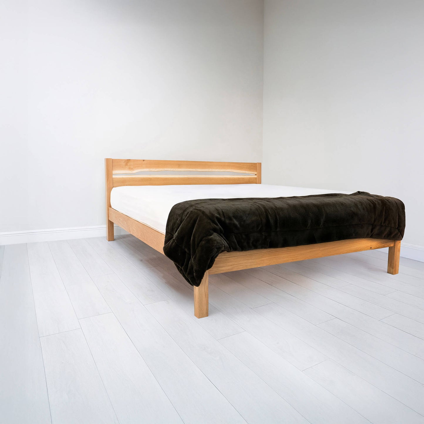 Live Edge Model 01 - Emperor